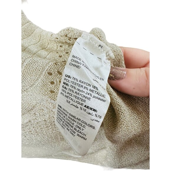 ✌️ 2/$40 ✌️ Chico's Long Gold Shimmer Cardigan with V Pattern sz Petite Small - Picture 8 of 8